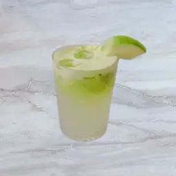عصير التفاح الأخضر